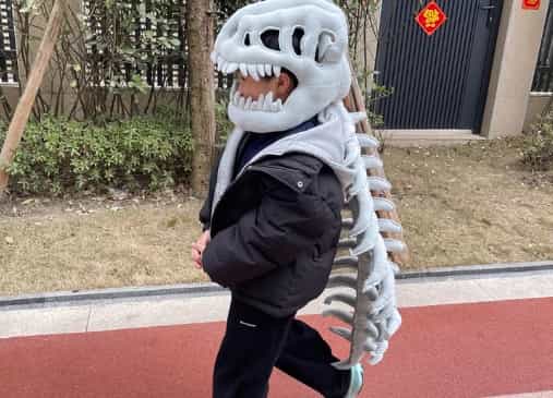 Dinosaur Skeleton Headgear Hat: Fun Prehistoric Style for All Ages